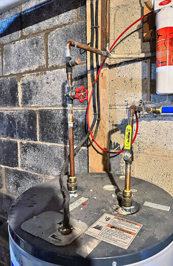 https://plumbercanningvale.com.au/uploads/2025/06/hot-water-876058.jpg